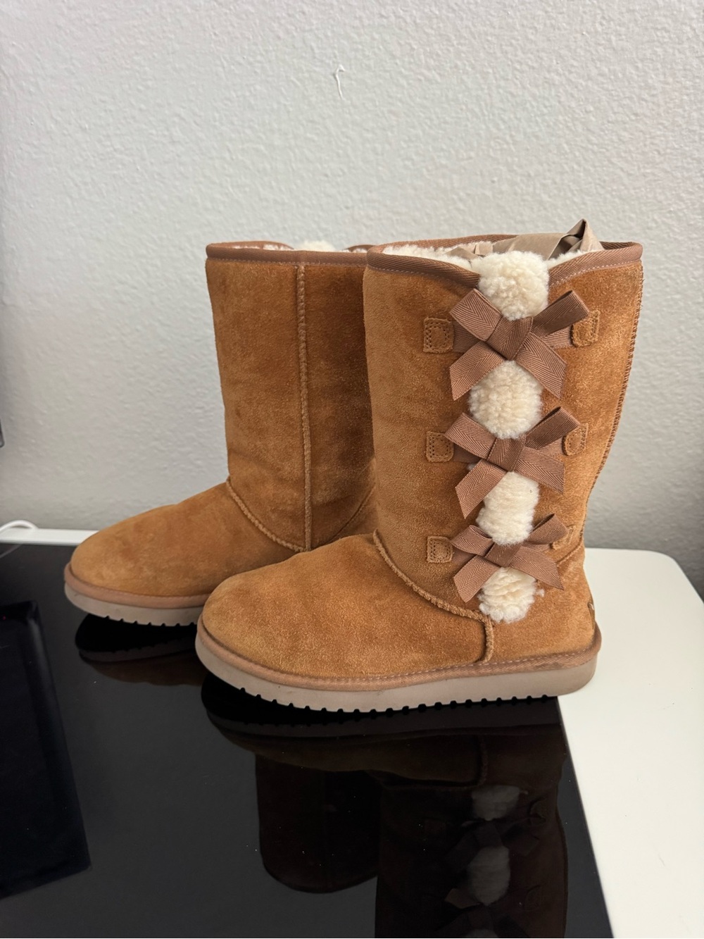 Koolaburra by UGG Victoria Tall boots in classic chestnut brown. Size 7